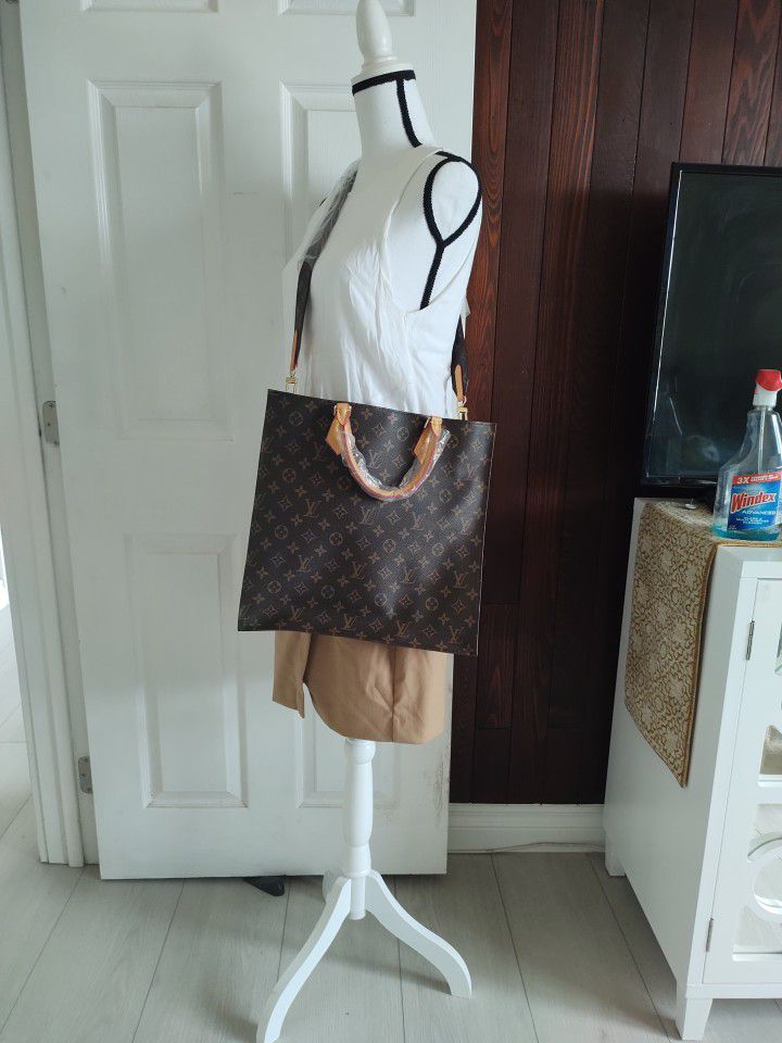 Louis Vuitton Purse for Sale in Rolling Hills, CA - OfferUp