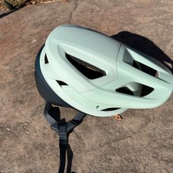 ⛑️ Specialized Mountain Bike Helmet – Size L – Excellent Condition