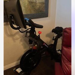 Peloton Bike 4th Edition 21.5 inch screen OBO
