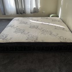King size mattress, two weeks old