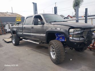 2001 GMC Sierra  2500HD for Parts