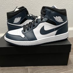 Jordan 1 Mid Armory Navy
