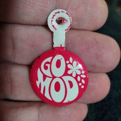 Vintage 1960's Go Mod fold over pin, pink/white, 1 1/8"