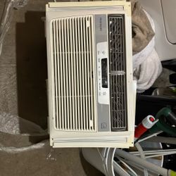 Air Conditioner Frigidaire 8000 Btus