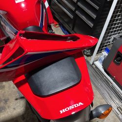 2022 Honda Cbr600rr Cowl Around Rear Storage. Fairing. Not The Bike