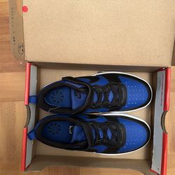 Nike court borough low sz 2.5