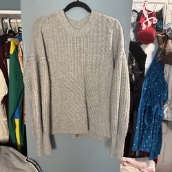 Old Navy Gray Sweater – Size Large