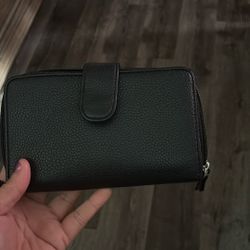 Woman’s Wallet