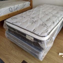Full Size Pillow Top Mattress With Box Spring ‼️