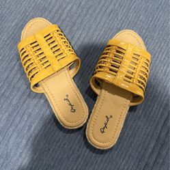 Qupid Sandals