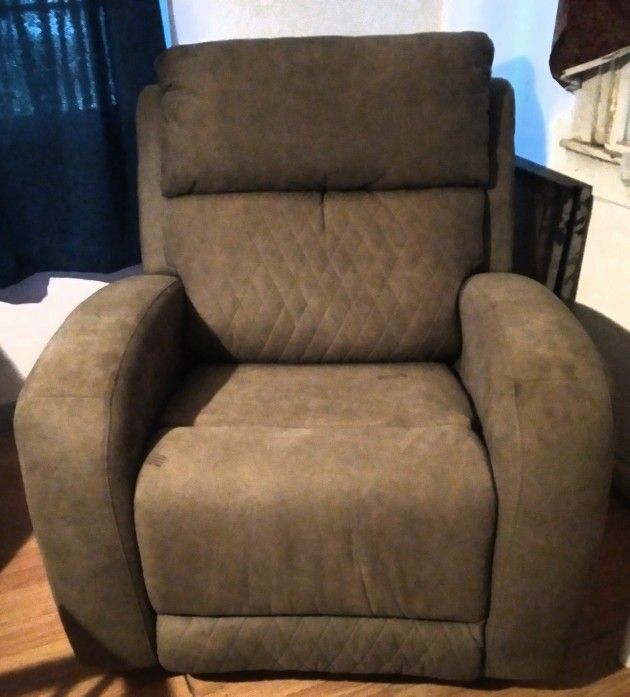 QUILTED ROCKER RECLINER ☆PRICE REDUCED 2nd Time☆