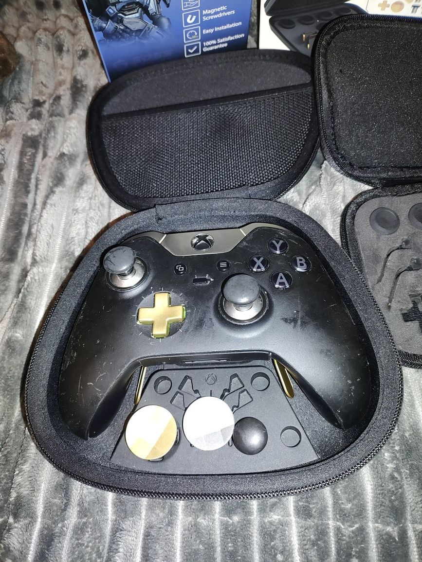 Microsoft Xbox Elite 1 Controller With Accessories
