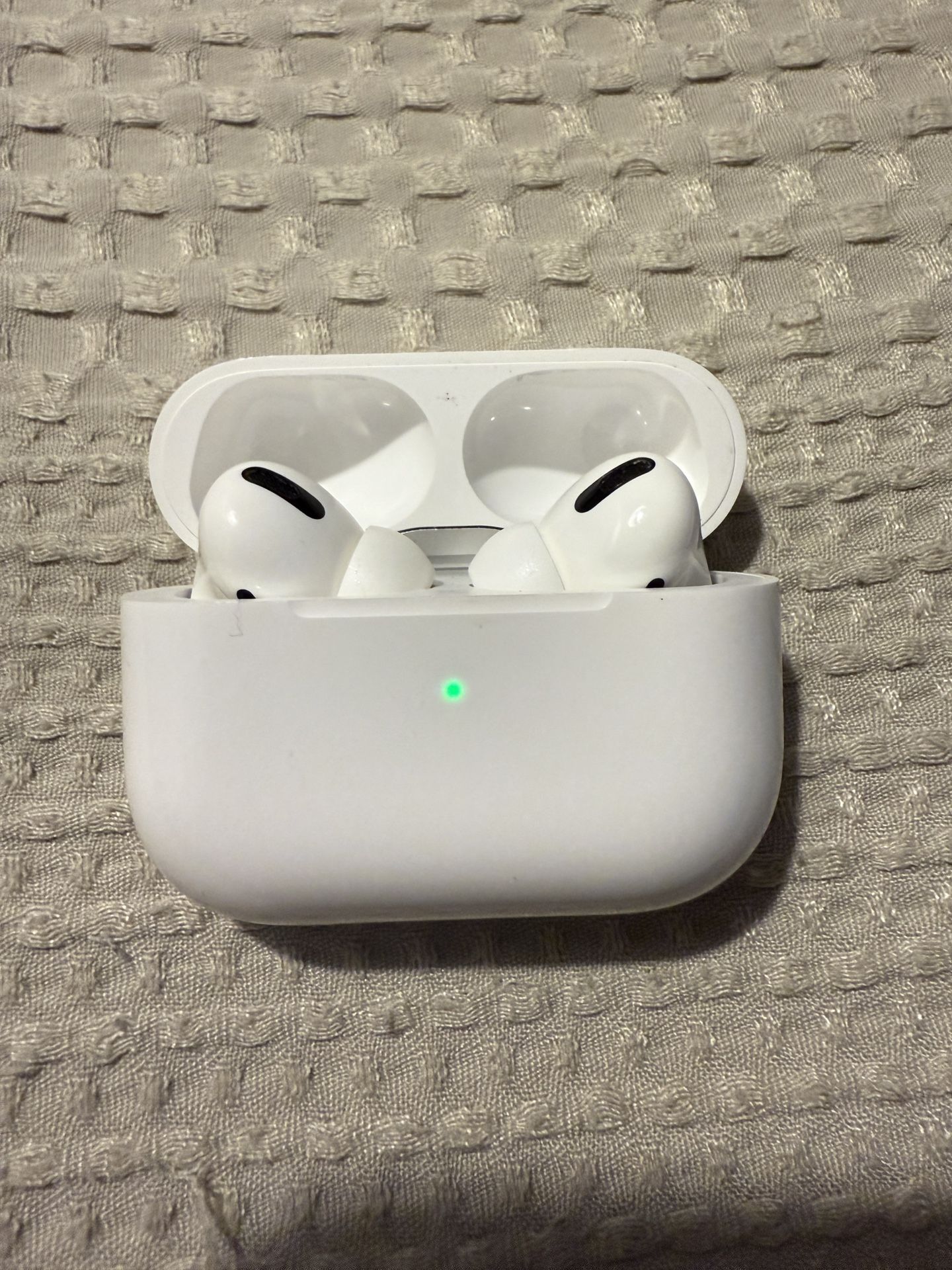 Apple AirPod Pro First Gen