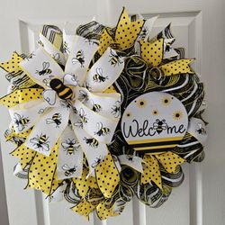 Bee Wreath
