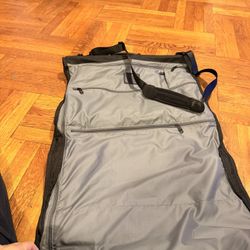Tumi Alpha 3 Trifold