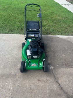 Bob cat comercial mower  with bagger self propelled