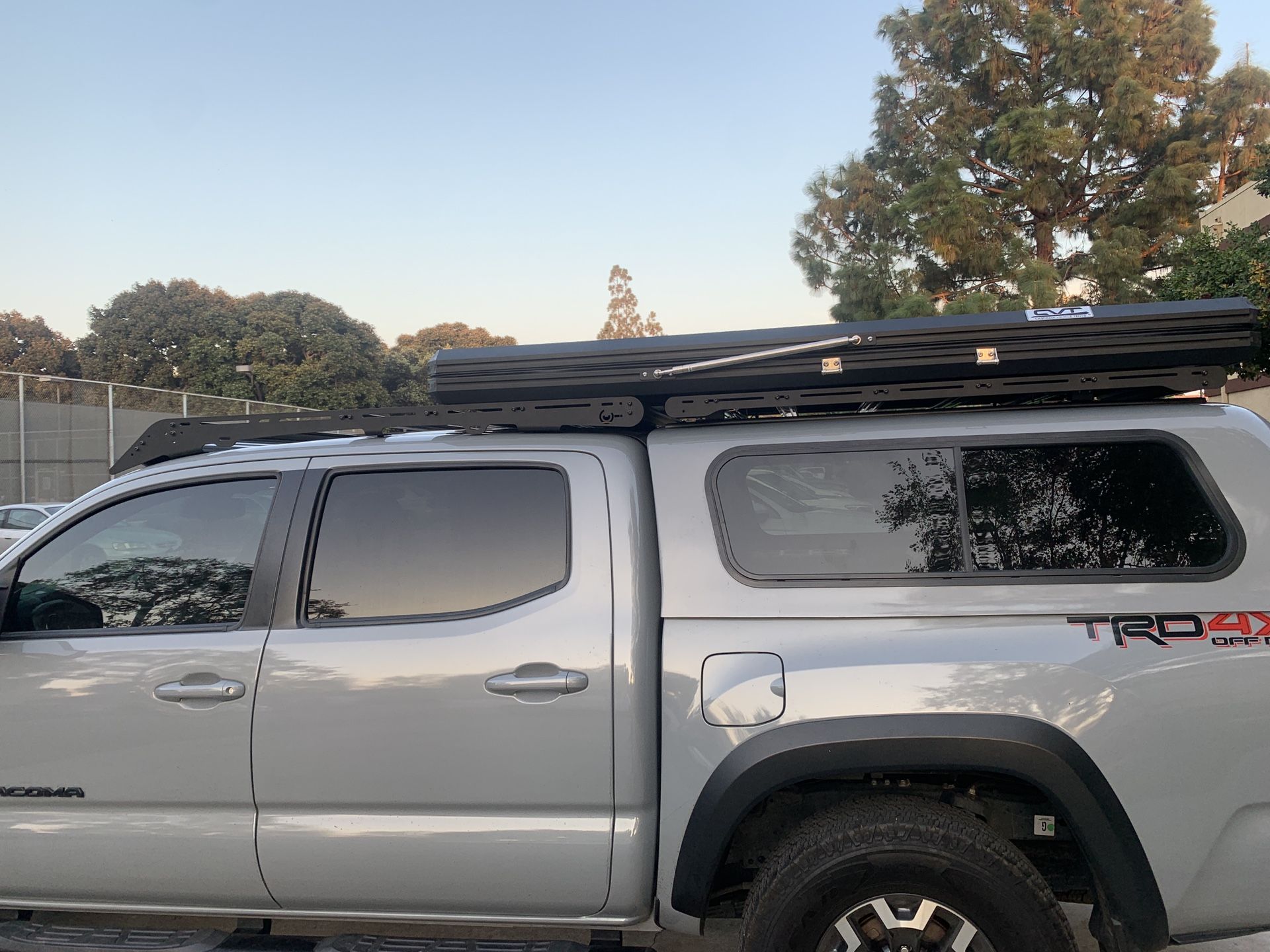 SnugTop Rebel camper shell cement grey for Sale in Santa Ana, CA