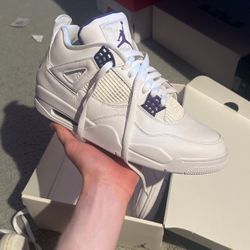 Jordan 4 Sz 11 “metallic purple” Authentic