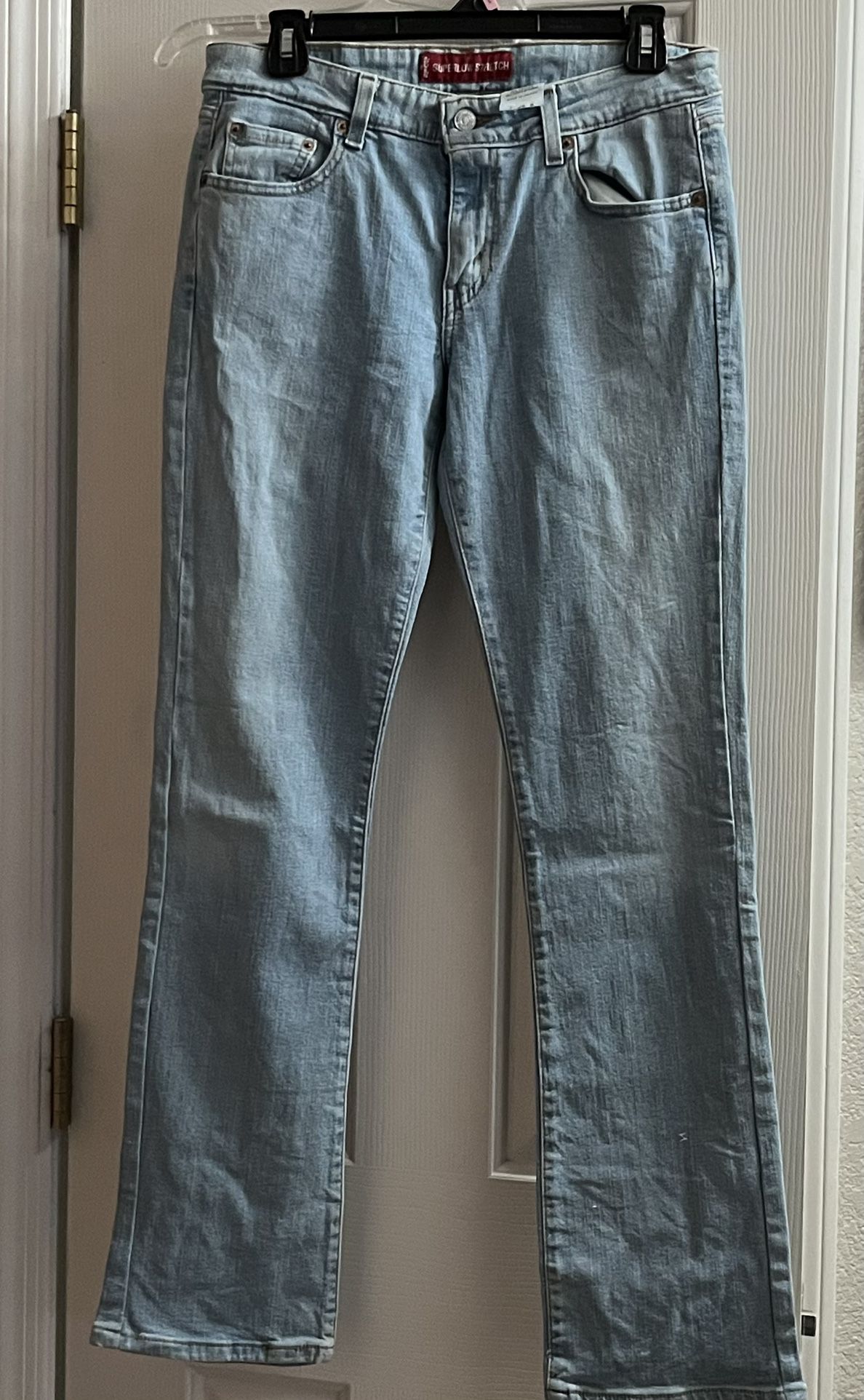 Womens Sz 7 Levi’s 518 NEW