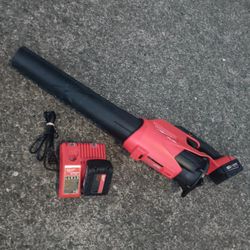 Milwaukee  2724 M18 Fuel Hand Held Leaf Blower 450cfm 120mph Almost New Two 4.0ah Bats Chg. For Pick Up Fremont Seattle. No Low Ball/Trades Please 