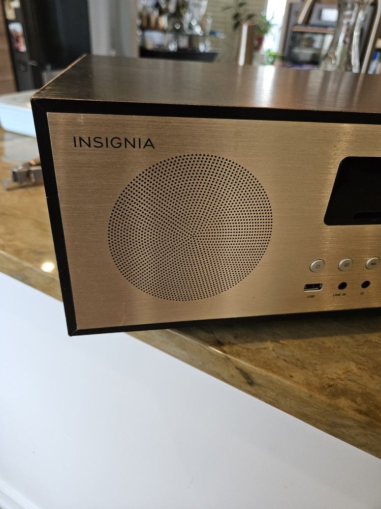 Insignia All-in-One NS-HAIOR18 Shelf System CD Player Bluetooth Works no Remote