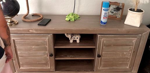 Tv console