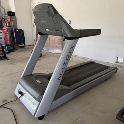Matrix Commercial Gym Treadmill