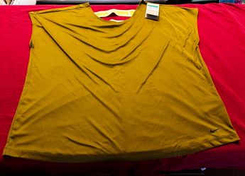 Women's Nike Training Shirt Size XL