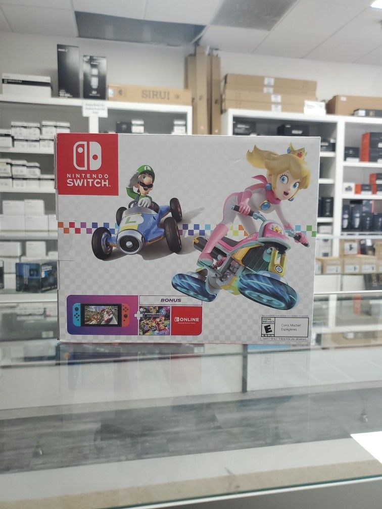 Nintendo Switch Mario Kart 8 Deluxe 4/23