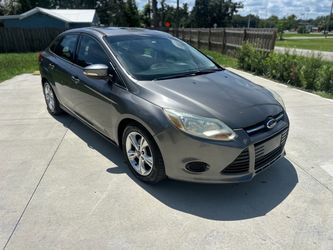 2014 Ford Focus · SE Sedan 4D