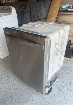 Whirlpool 24” Stainless Steel Dishwasher