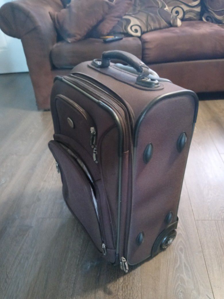 LUXURY LUGGAGE Handcrafted By S. Mckellar in La Jolla Red for Sale in  Wildomar, CA - OfferUp