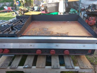 Griddle and 2 burners