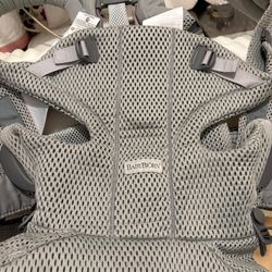 Baby Bjorn carrier / Canguro Bebé 