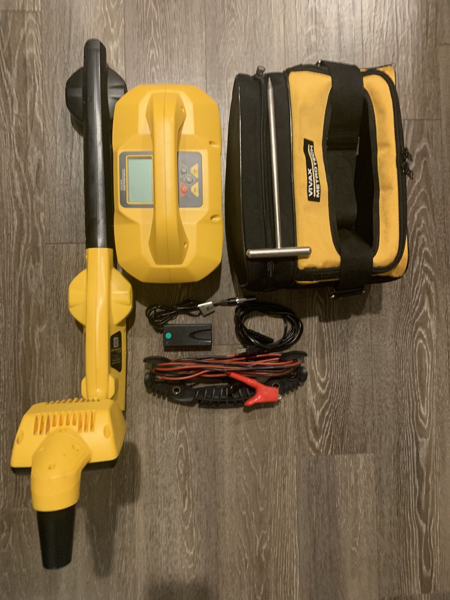Vivax Metrotech vLoc3 RTK-Pro & Loc3-10Tx Utility Locator Set