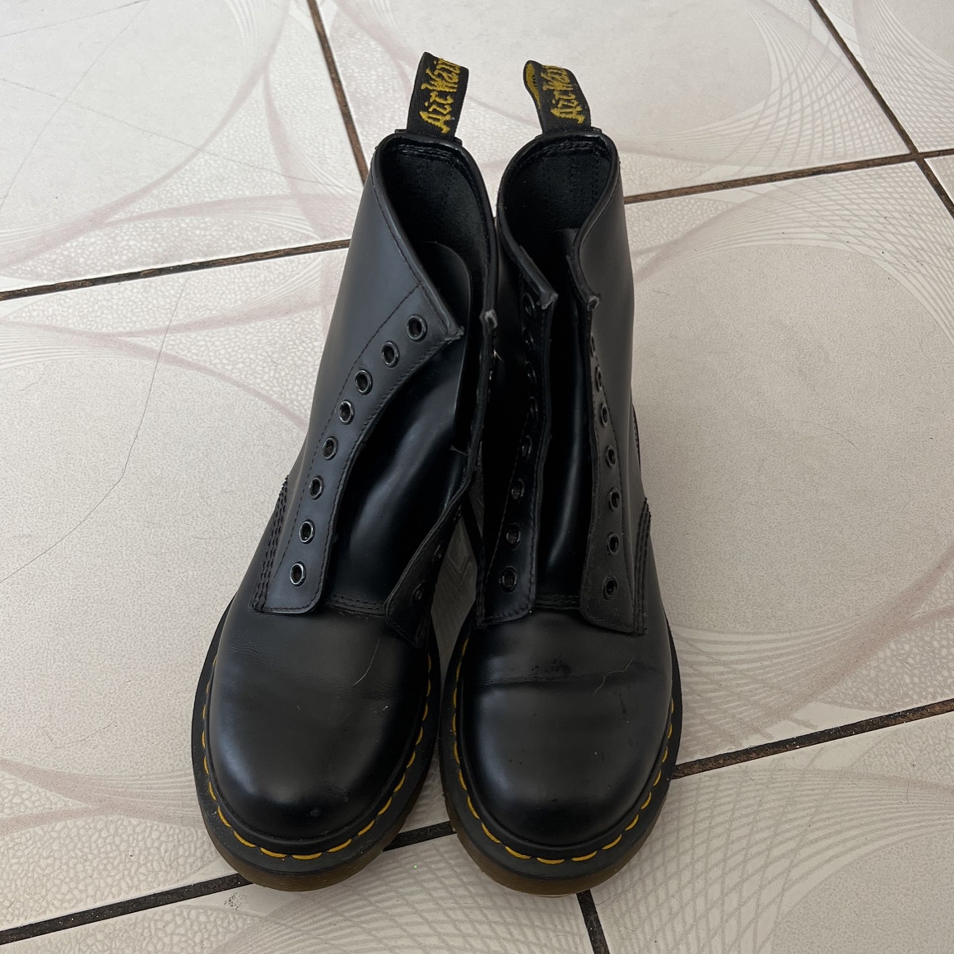 Dr. Martens Size 6