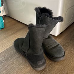 Black Uggs