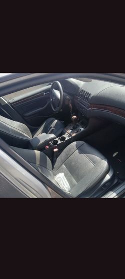 2004 BMW 325i