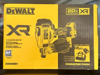 NEW DEWALT 20V MAX XR Cordless 15° Coil Roofing Nailer Kit DCN45RND1