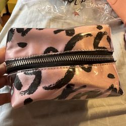 New Victoria’s Secret Pouch 