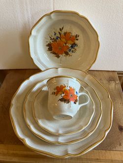 Mikasa Garden Club “Flowerfest” stoneware dinnerware set
