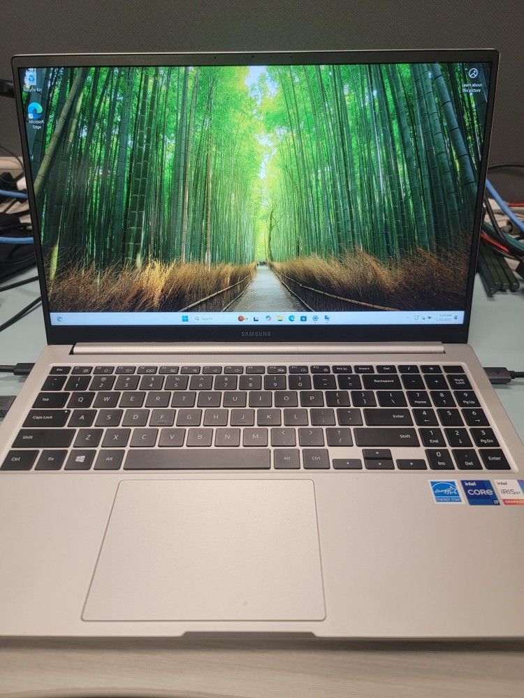 SAMSUNG Electronics Galaxy Book 15 Int 15.6" Intel Core I7 16GB, 256GB- Wi-Fi - Mystic Silver (NP750XDA-KD2US