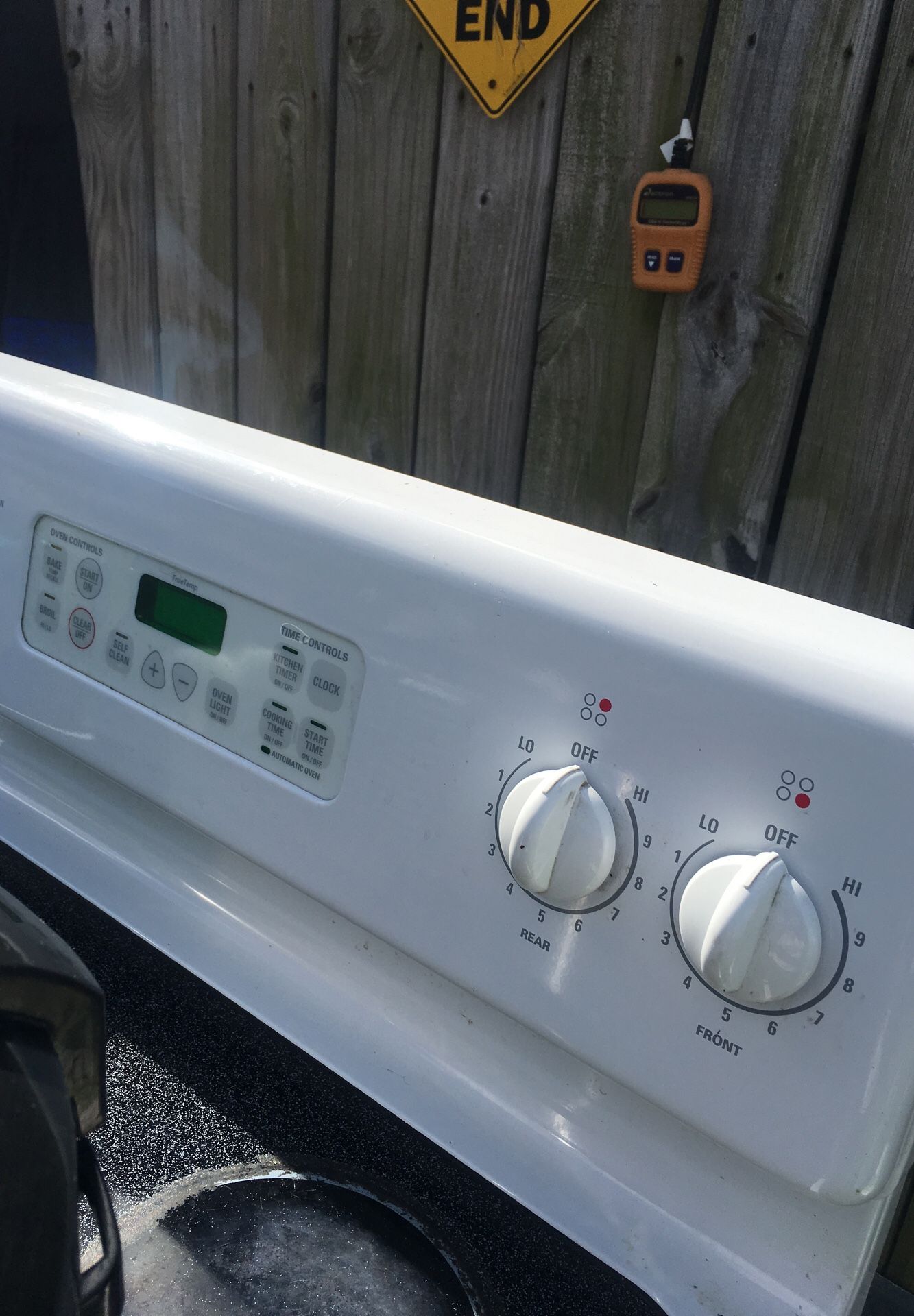 Two items for sale stovetop And electric general electric stove glass top works perfect for Sale