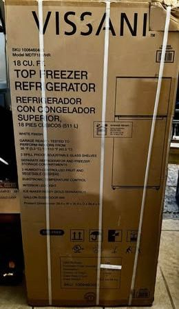 Vissani 18 cu. ft. Top Freezer Refrigerator DOE in White for Sale in ...