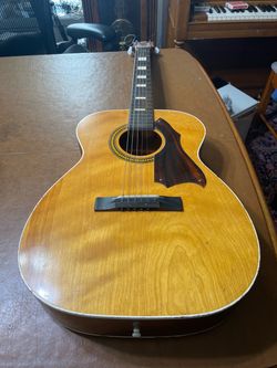 Silvertone (contact info removed)0000 (H1212)Acoustic Guitar