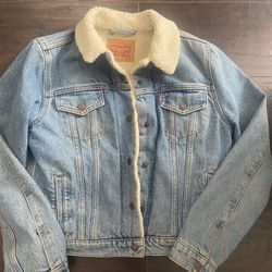 Size Medium Levi’s Jacket