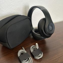 Beats Studio Pro Apple Headphones