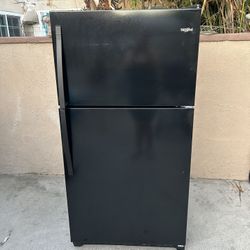 Whirlpool Refrigerator Black 21cu Ft 33x31x66🛑👍3 MONTHS WARRANTY 