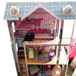 Doll House 
