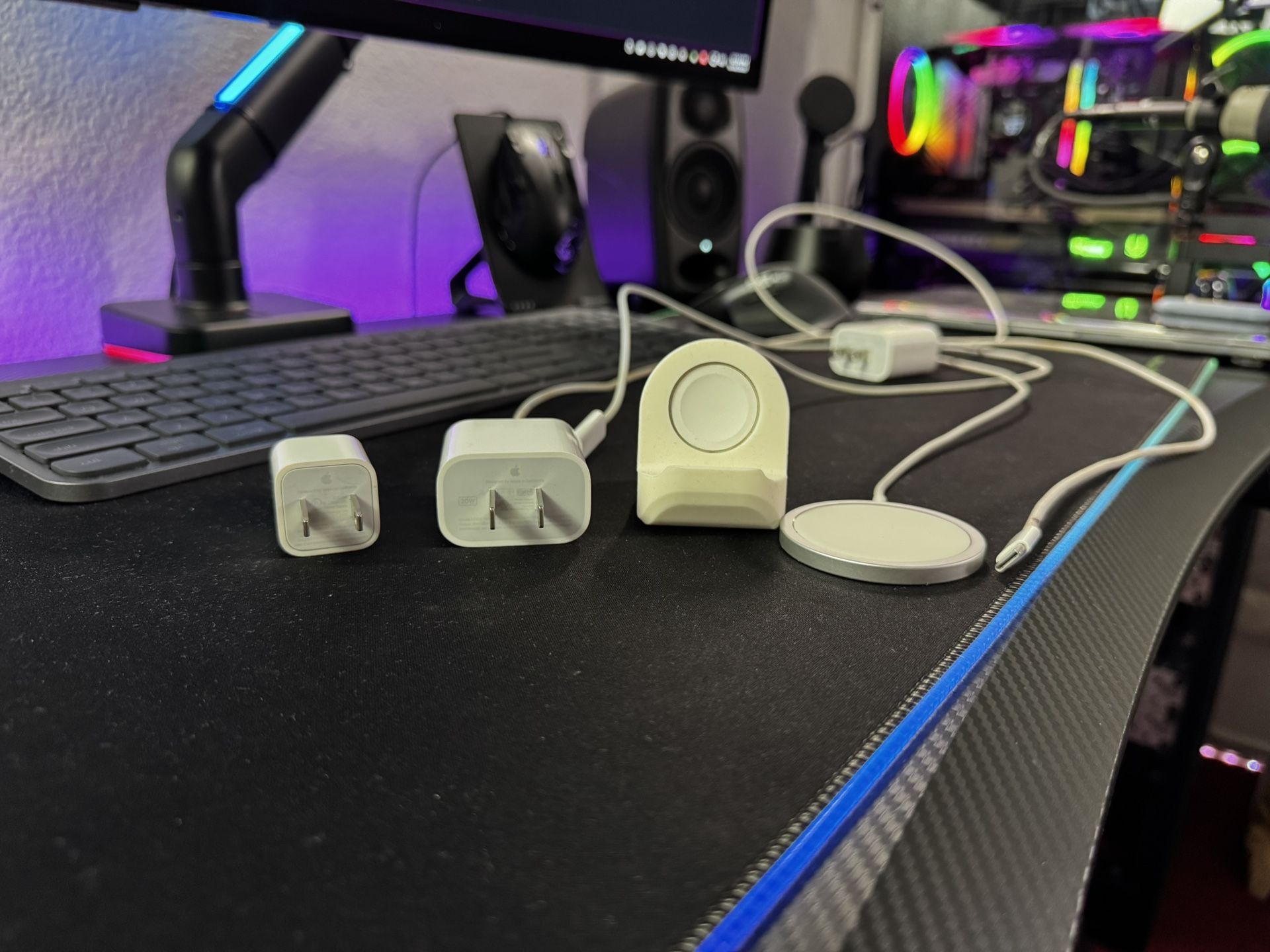 Apple USB C chargers watch & magsafe